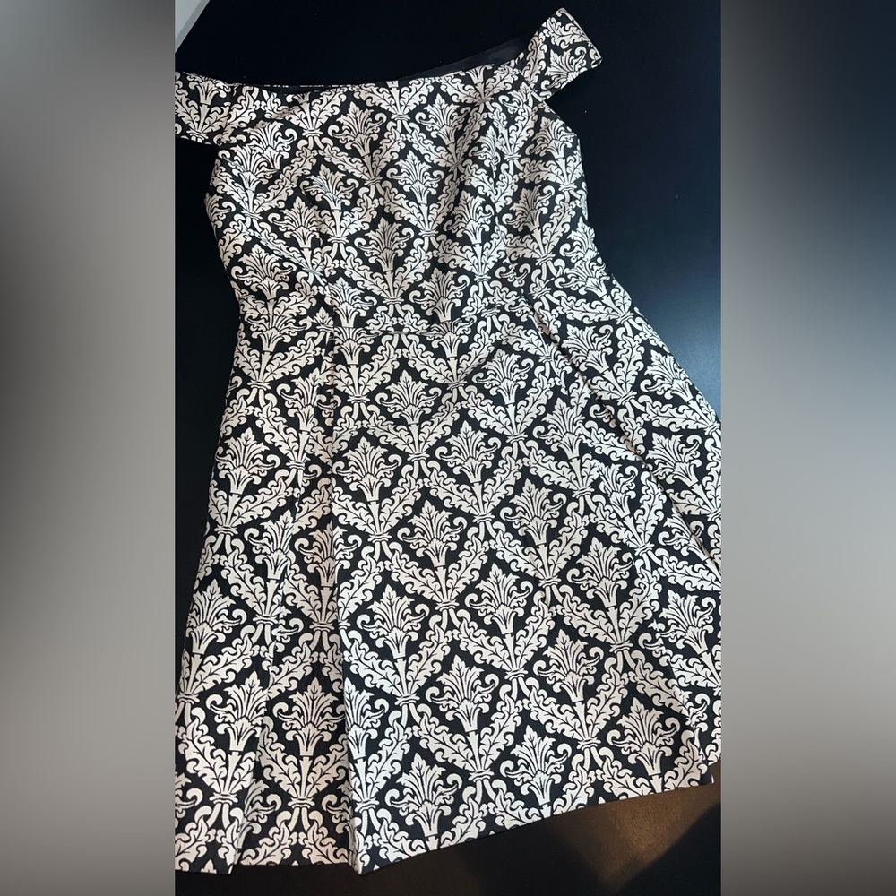 Mi Ami Demask Print off Shoulder Jacquard Fit & Flare Dress Size XS EUC Like New